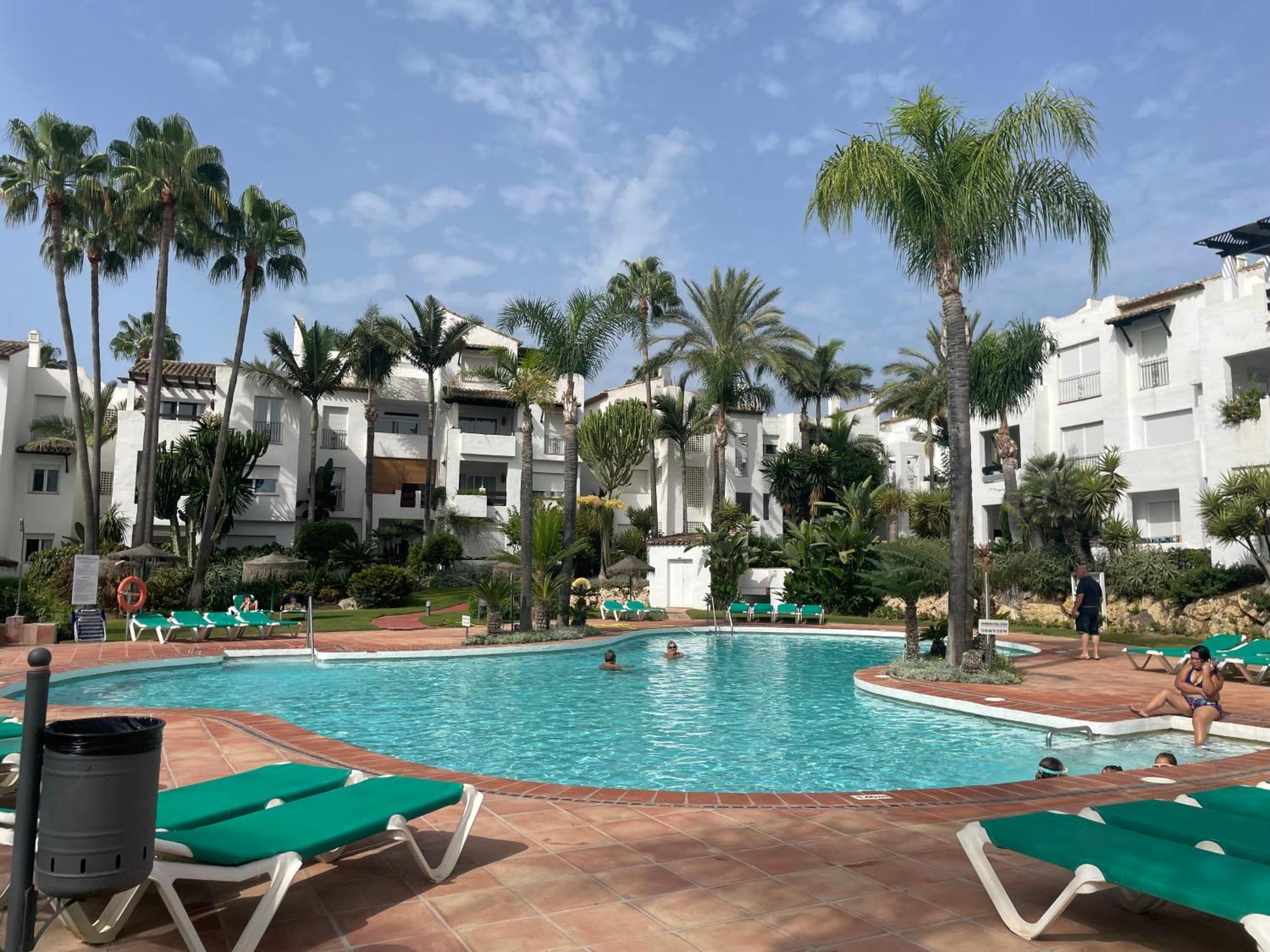 אסטפונה Apartment Costalita, Direct Beach Access, Ground Floor, Salt Water Pool מראה חיצוני תמונה
