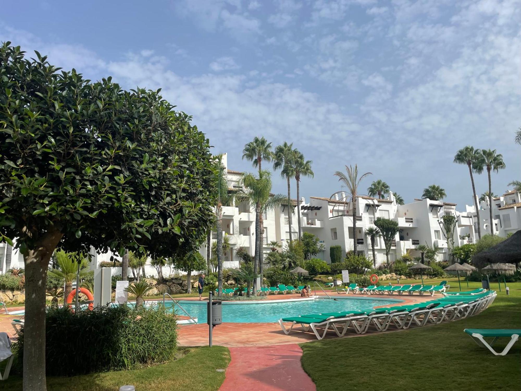אסטפונה Apartment Costalita, Direct Beach Access, Ground Floor, Salt Water Pool מראה חיצוני תמונה